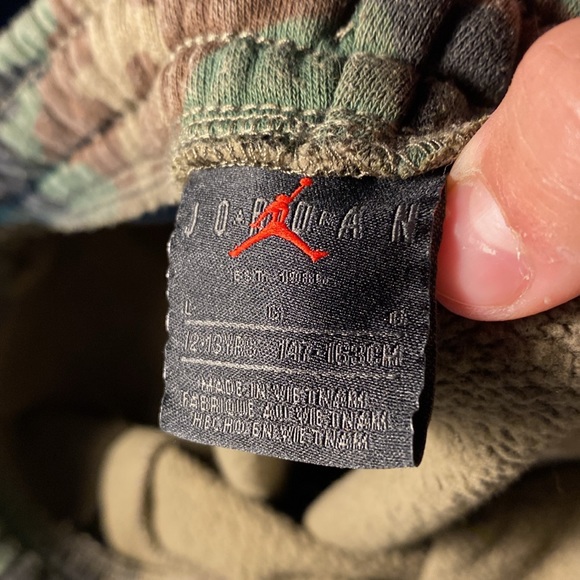 Camo Jordan Tracksuit (with top and bottom) size youth large - Picture 5 of 5